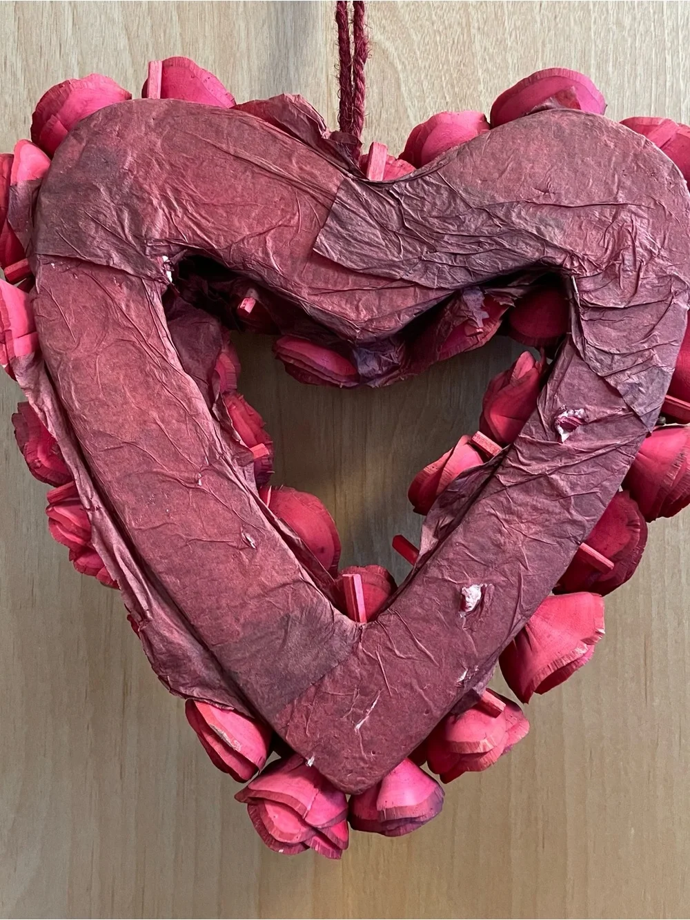 Valentine’s Day Red Roses Carved Wooden Bloom Heart Shape Decorative Wreath